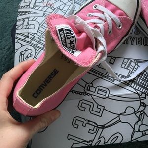 Converse All Star Pink sneaker.
